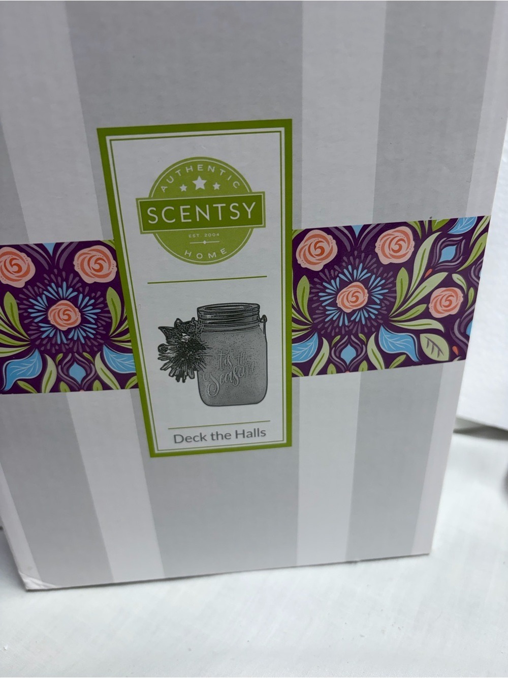 Limited Scentsy Holiday 2020 Deck The Halls Warmer Original Box - Picture 4 of 8